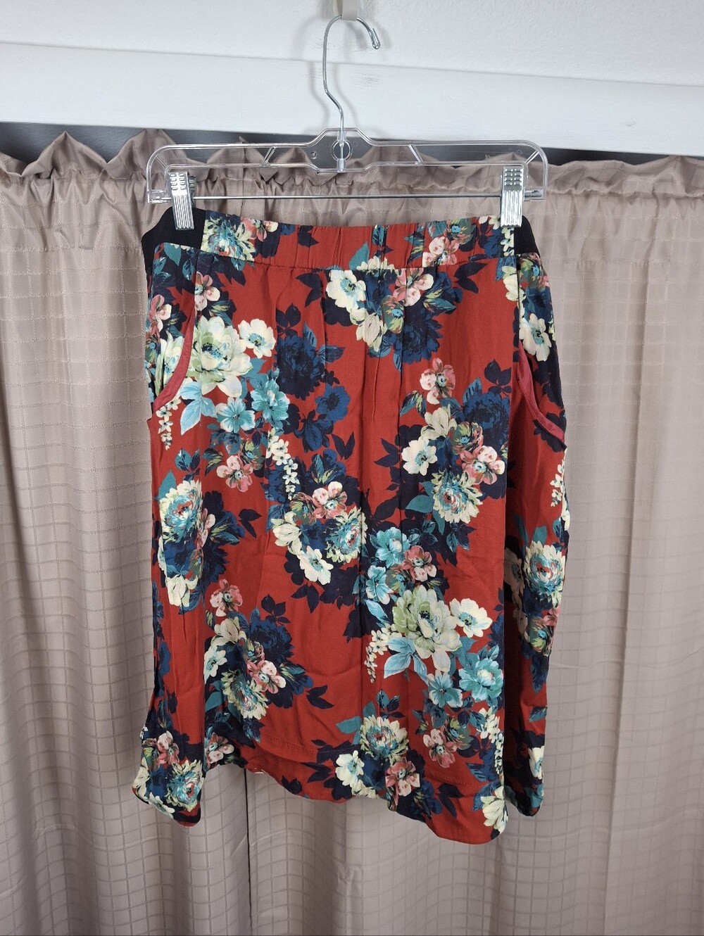 Laura Ashley Red Full Skirt Floral Print Pockets Elastic Waist Size 12
